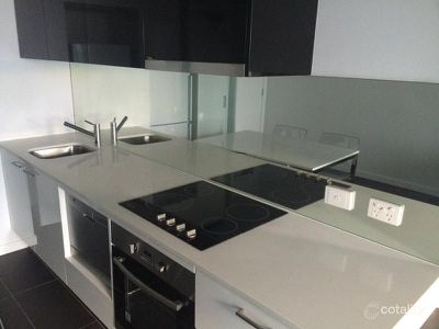 4114 / 220 Spencer Street, Melbourne