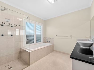 128 Laurimar Boulevard, Doreen