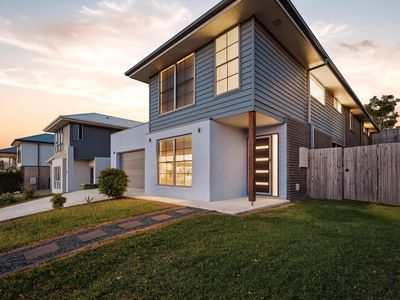 64 Lunar Circuit, Spring Mountain