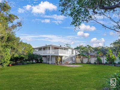 35 Eyre Crescent, San Remo
