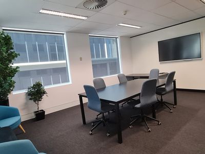 1:02 / 55 Blackall Street, Barton