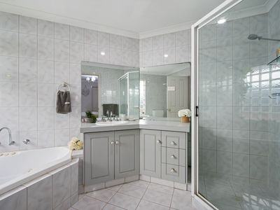 4 Chapman Drive, Somerville