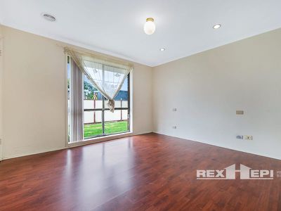 18 Beckington Crescent, Hampton Park