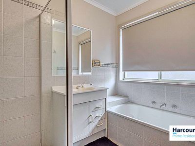 162 Bicentennial Drive, Jerrabomberra