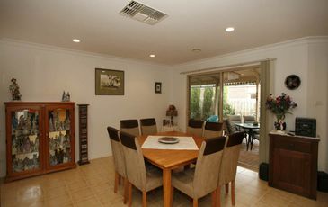 14 Castle Court, Beaconsfield