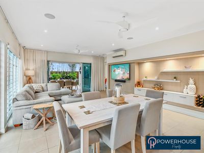 10 Castleton Entrance, Smithfield