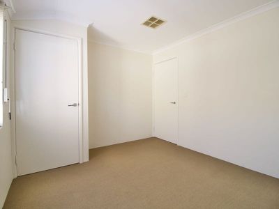 24 Almond Avenue , Shoalwater