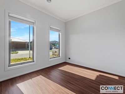 10 Yardi Way, Clyde North