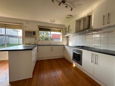 5 McMahens Street, Keysborough