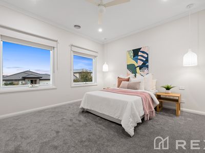 4 Yering Place, Officer