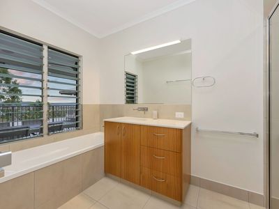 1 Seaview Court, Castle Hill