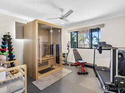 9 Priors Pocket Road, Pacific Heights