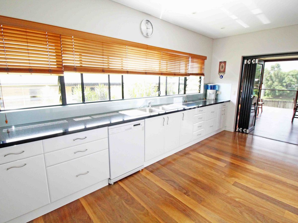 10 AGNEW STREET, Atherton