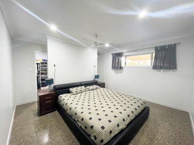 303 Acaciavale Road, Breddan