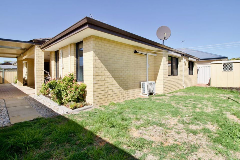 24 Almond Avenue , Shoalwater