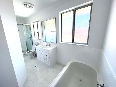 1/243 Piccadilly Street, West Lamington