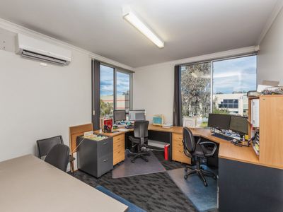 2 Loop Road, Werribee