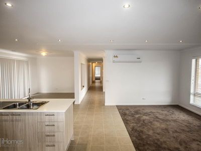 13 Everlasting Chase, Whittlesea