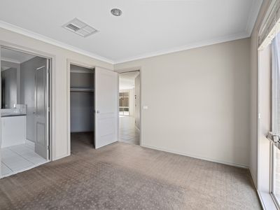 18 REDBOX DRIVE, Thurgoona