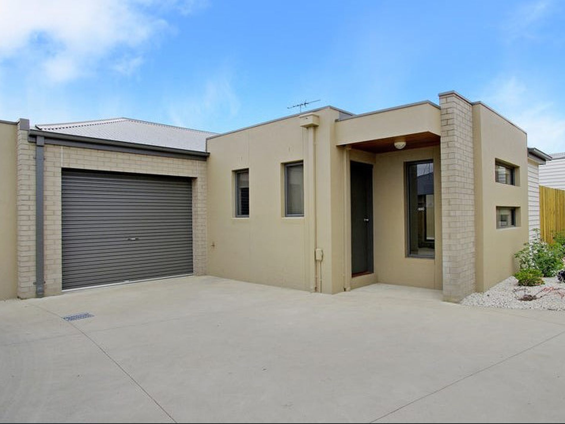 2 / 20 Senior Court, Highton