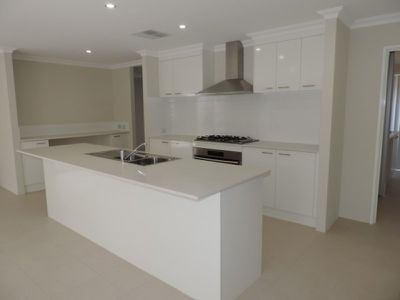 8 Kanooka Approach, Baldivis