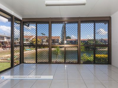 4 / 105 Sunshine Boulevard, Mermaid Waters