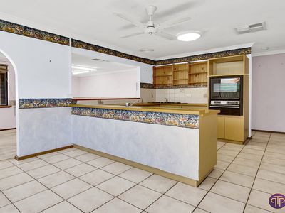 15 Crest Court, Thornlie