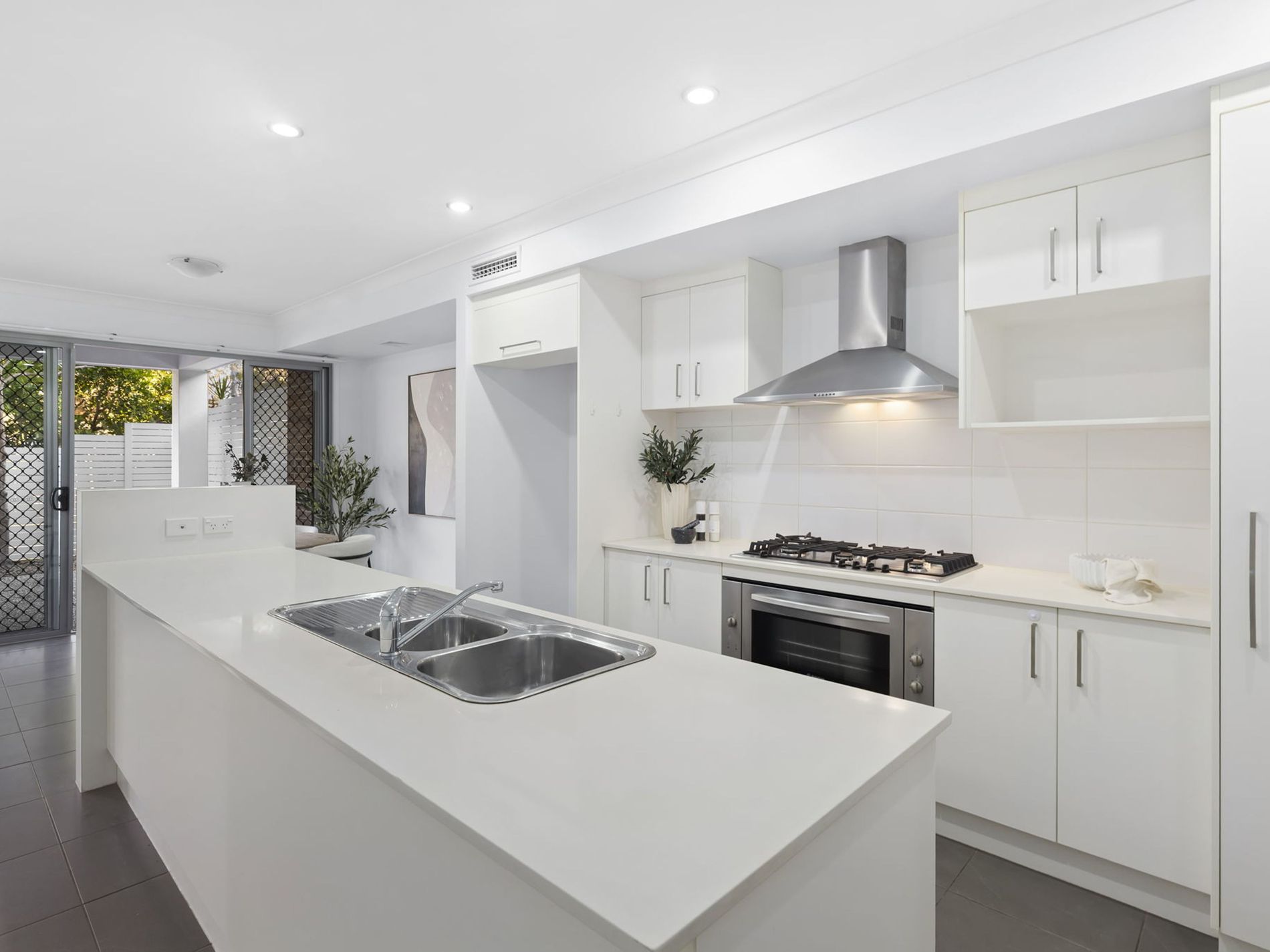 8 Worchester Crescent, Wakerley