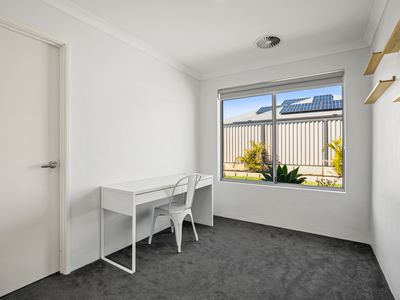 19 Calamocha Way, Piara Waters