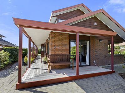 28 De Menech Grove, Avalon