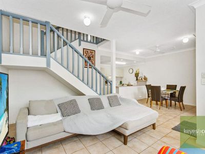 2 / 11-13 China Street, Mundingburra
