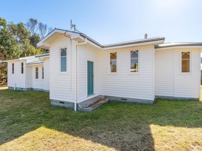 1016 Woodbridge Hill Road, Gardners Bay