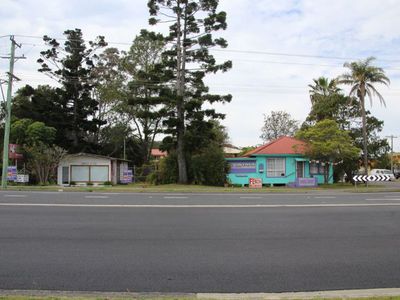 8-10 The Lakes Way, Forster
