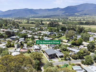 15 Saint Bernard Drive, Tawonga South