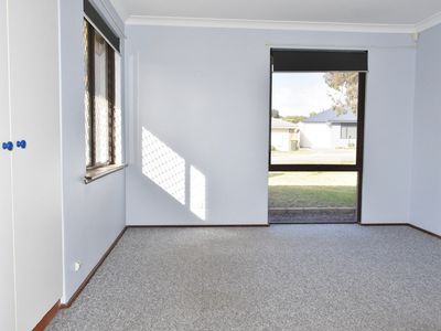 16 Ullswater Place, Balga