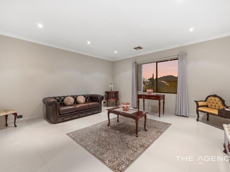 4 Sandford Avenue, Lake Coogee