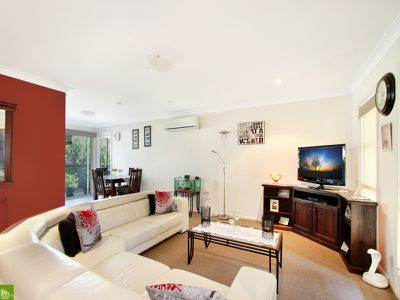2 / 13 Parkes Street, Oak Flats