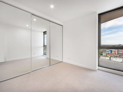 802 / 1060 Dandenong Road, Carnegie