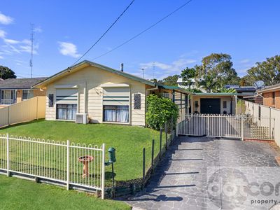 57 Campbell Parade, Mannering Park