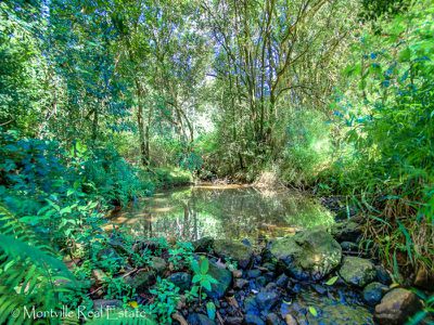 93 Western Avenue, Montville