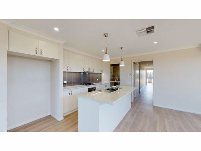 24 Waterfall Crescent, Dubbo