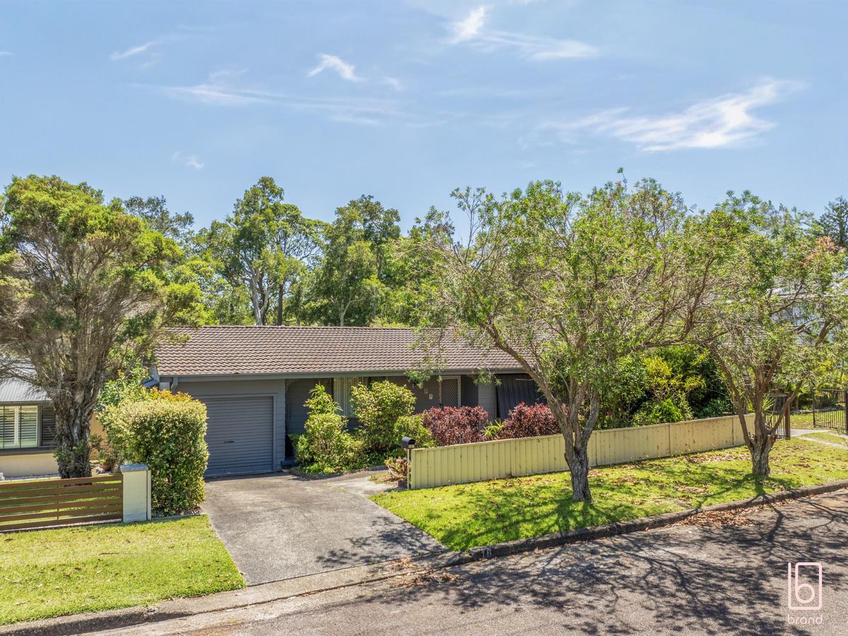 16 Nicholson Crescent, Toukley