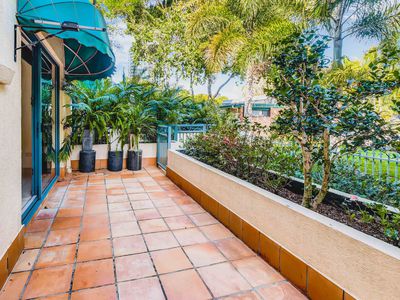 7 / 12 Monte Carlo Avenue, Surfers Paradise