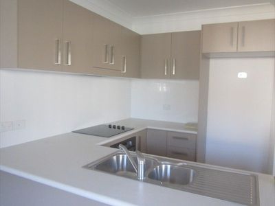 2 / 8 Acacia Street, Windang