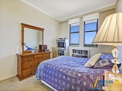 148 / 2 Dolphin Close, Chiswick