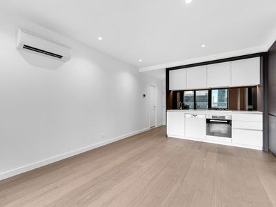 914 / 628 Flinders Street, Docklands