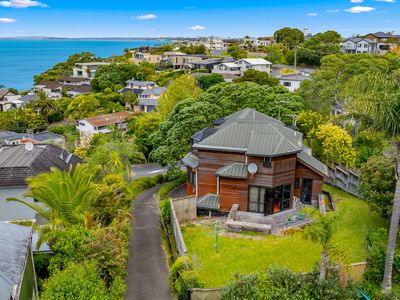 1/62 Beach Road, Castor Bay