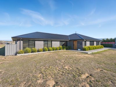 39 Lachlan Court, Brighton
