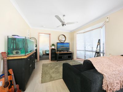 16 Loongana Crescent, Blue Haven