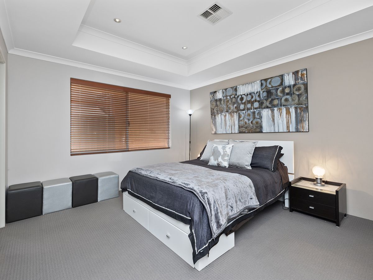 7 / 22 Whittaker Turn, Piara Waters